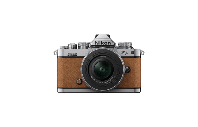 Nikon, à partir de 999 €.
