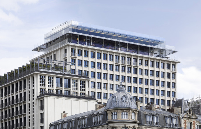 Vue du quai Henri IV, l’hôtel SO/ Paris et Bonnie, son restaurant en rooftop.