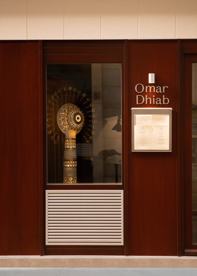 Le décor soigné, signé Hauvette & Madani, du nouveau restaurant d’Omar Dhiab à Paris.