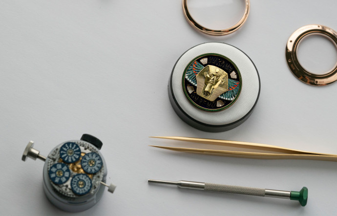Vacheron Constantin a retenu 4 œuvres emblématiques du département des Antiquités pour en orner les cadrans des ses montres, 2022 - The Good Life