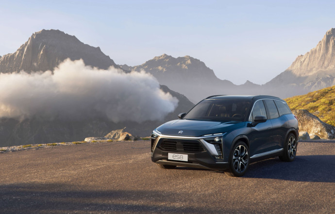 Les constructeurs automobiles internationaux se donnent le mot pour remodeler leurs anciens modèles en voitures électriques du future.