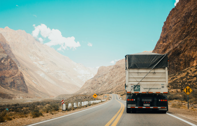 Développé par de nombreux constructeurs, le camion hydrogène bat à plate couture le camion électrique à batterie en matière d’autonomie - The Good Life