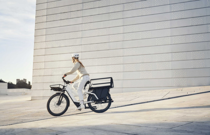 L’alliance parfaite entre l’agilité d’un vélo électrique classique et la puissance de feu d’un vélo-cargo.