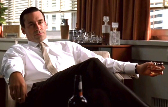 Dans la série Mad Men, le personnage de Don Draper boit son whisky dans un verre Roly Poly.
