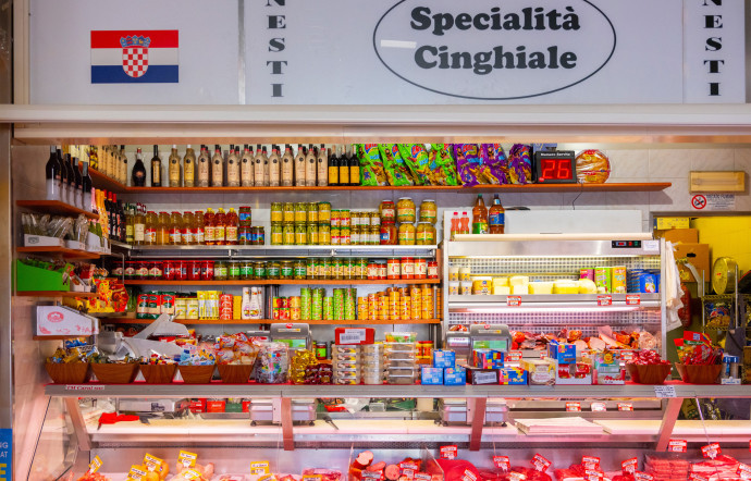 À Asti, le marché couvert propose des produits typiques et du terroir.