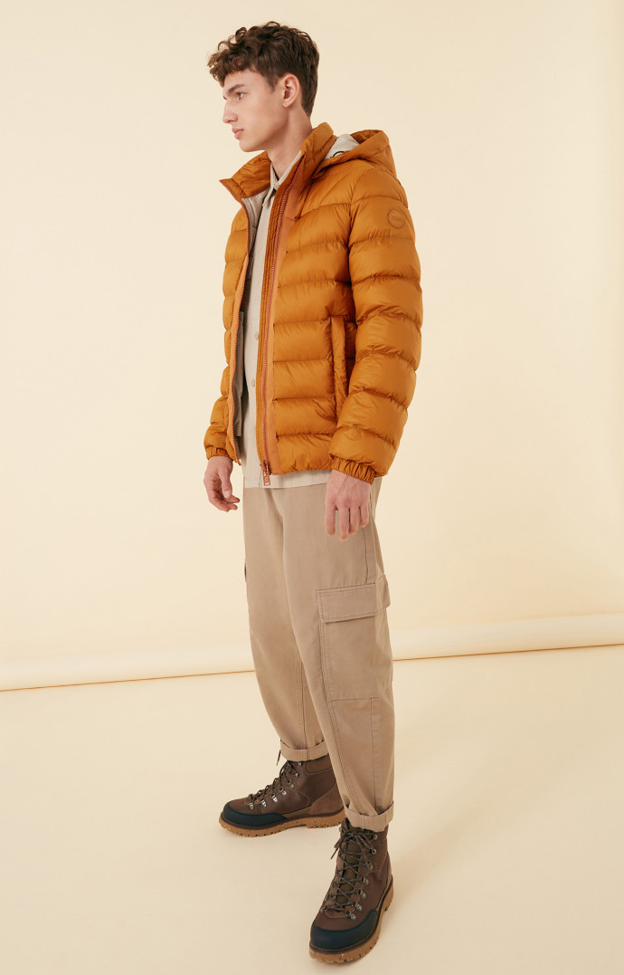 Oser la couleur sur une veste matelassée apporte une touche de vitamines à un look confortable. 499 €