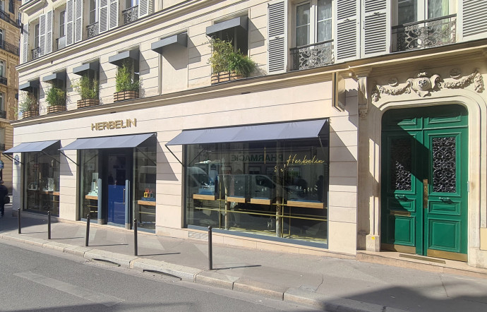 Le flagship-store Herbelin à Saint-Germain-de-Prés, dans le 6e arrondissement de Paris.