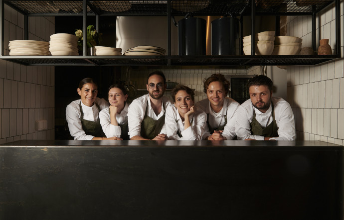 La brigade du restaurant Nhome.
