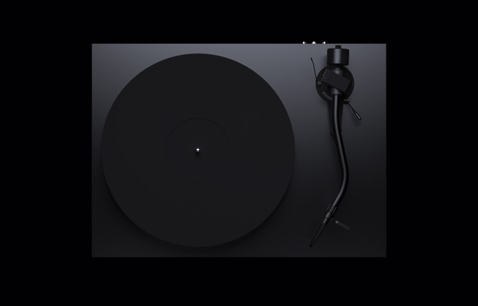 Connu pour ses conceptions de platines austères, Pro-Ject s’est livré, avec la Debut Pro S, à un véritable exercice d’élégance et de style épuré.