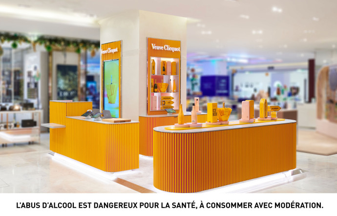 Innovation supplémentaire, la Ice Jacket est désormais personnalisable ! En exclusivité France au Printemps Haussmann, vous pourrez y notifier le message de votre choix*.