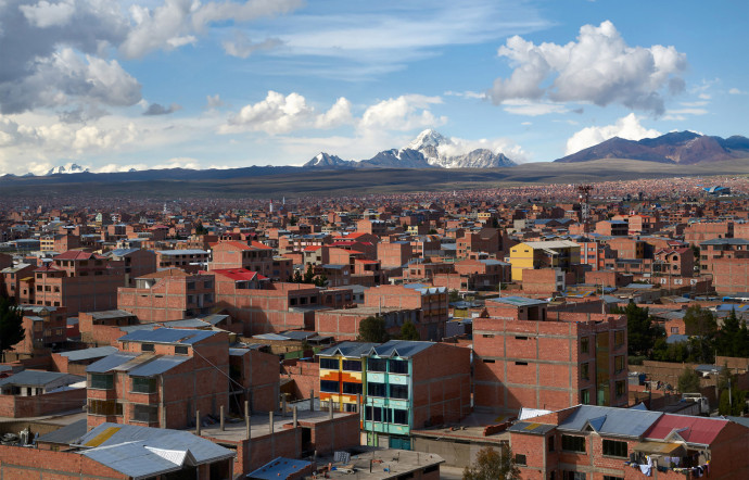À El Alto, en Bolivie, l'architecte Freddy Mamani rend hommage, à travers son œuvre, à sa culture aymara, 2023 - The Good Life
