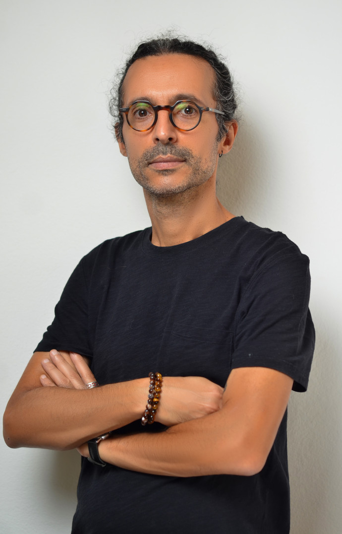 Riad Fakhri, programmateur de l’exposition Sur le fil à la galerie 19M, par Chanel.