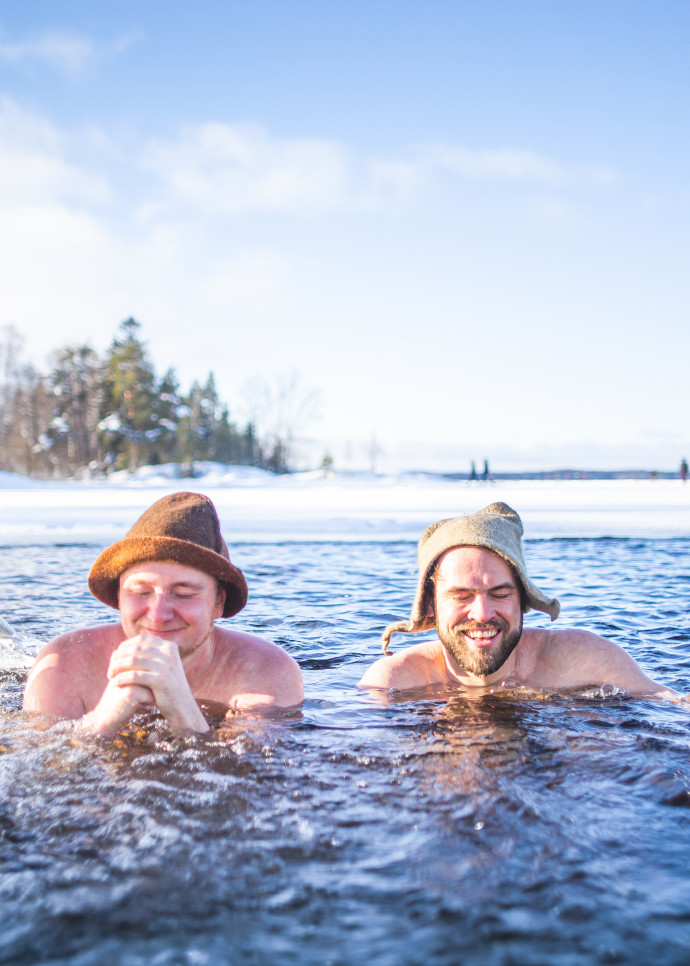 Juha Kumara et Matti Kemi, experts ès-sauna et… chamans !