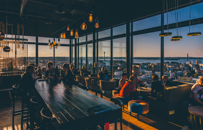 Vue saisissante au Moro Sky Bar de Tampere.