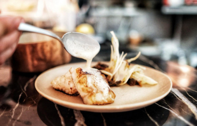 Le restaurant Ose, situé dans le quartier des Abbesses, accueillait le déjeuner des Bib Gourmand 2023, et fait lui-même partie du palmarès.