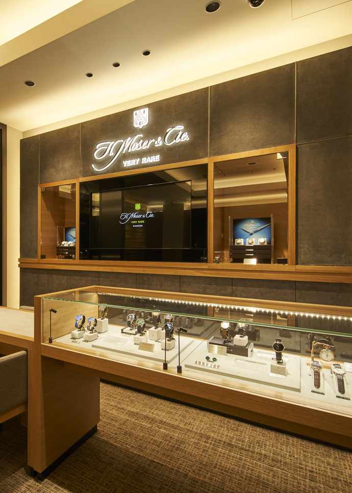 La boutique de vente de montres de luxe de seconde main NXONE Ginza, au Japon.