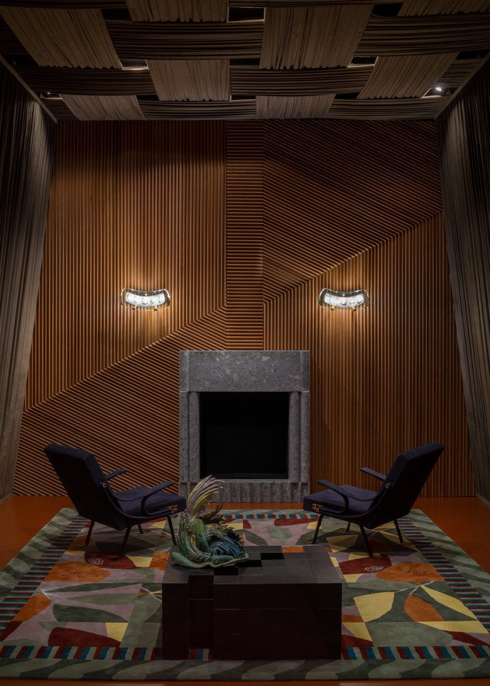 Installation « Accanto al fuoco / By the fire »; réalisée par le Studio Luca Guadagnino pour le Salon du Meuble de Milan 2022.
