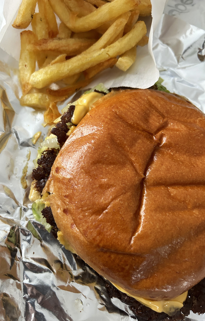 Le smash burger de Specimen, dégusté en avril 2023.