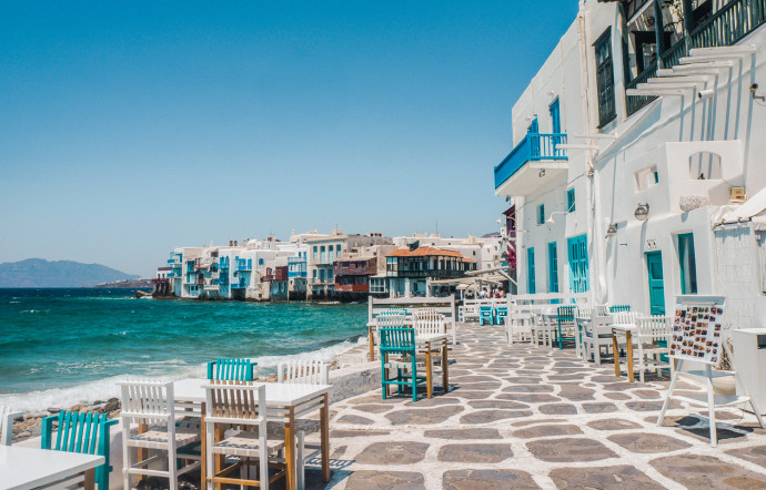 Des touristes italiens ont dénoncé un apéro scandale facturé 700 euros à Mykonos.