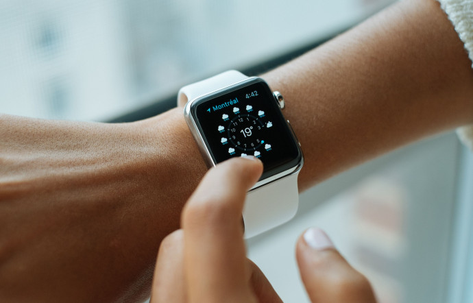 Apple a choisi le softaware pour sa montre WatchOS, en repensant totalement les interactions avec la montre fétiche des fans de la marque, 2023 - IDEAT