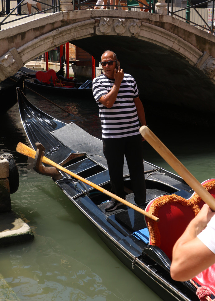 Dans les années 60, les gondoliers devinrent de véritables guides de Venise.