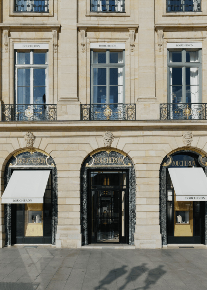 Boucheron est installé à Place Vendôme.