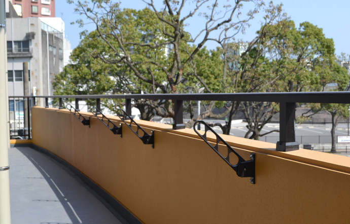 À Nagaya Tower, les balcons extérieurs n’ont pas de cloison.