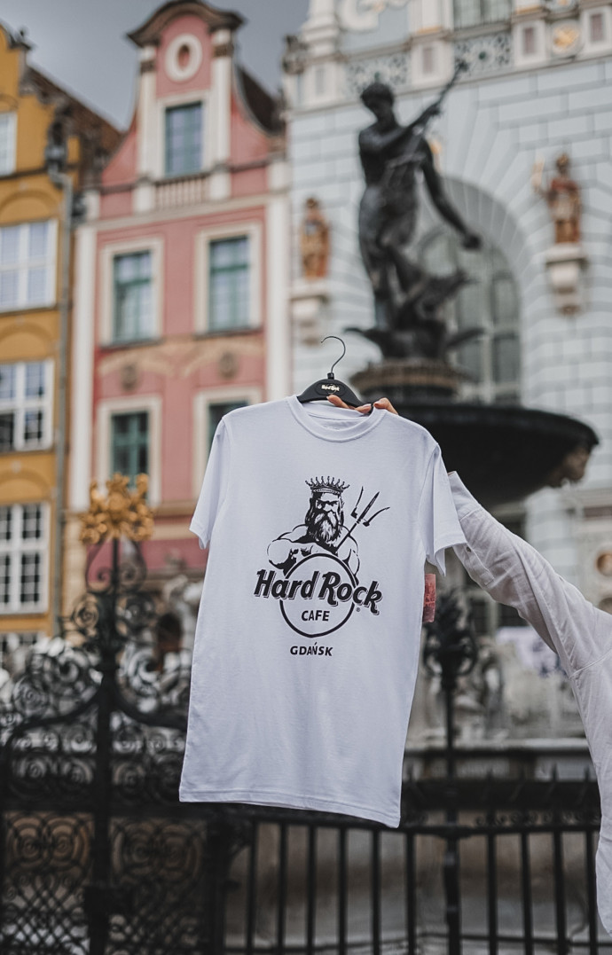 Le Hard Rock Café de Gdańsk à son propre t-shirt.