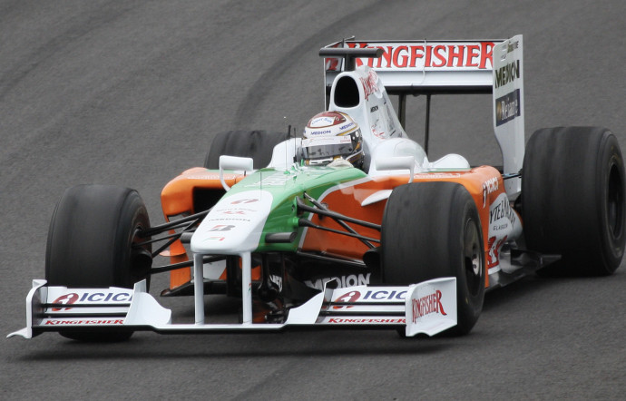 Adrian Sutil dans la Force India VJM02 lors de sessions de test de F1 à Jerez, en 2009.