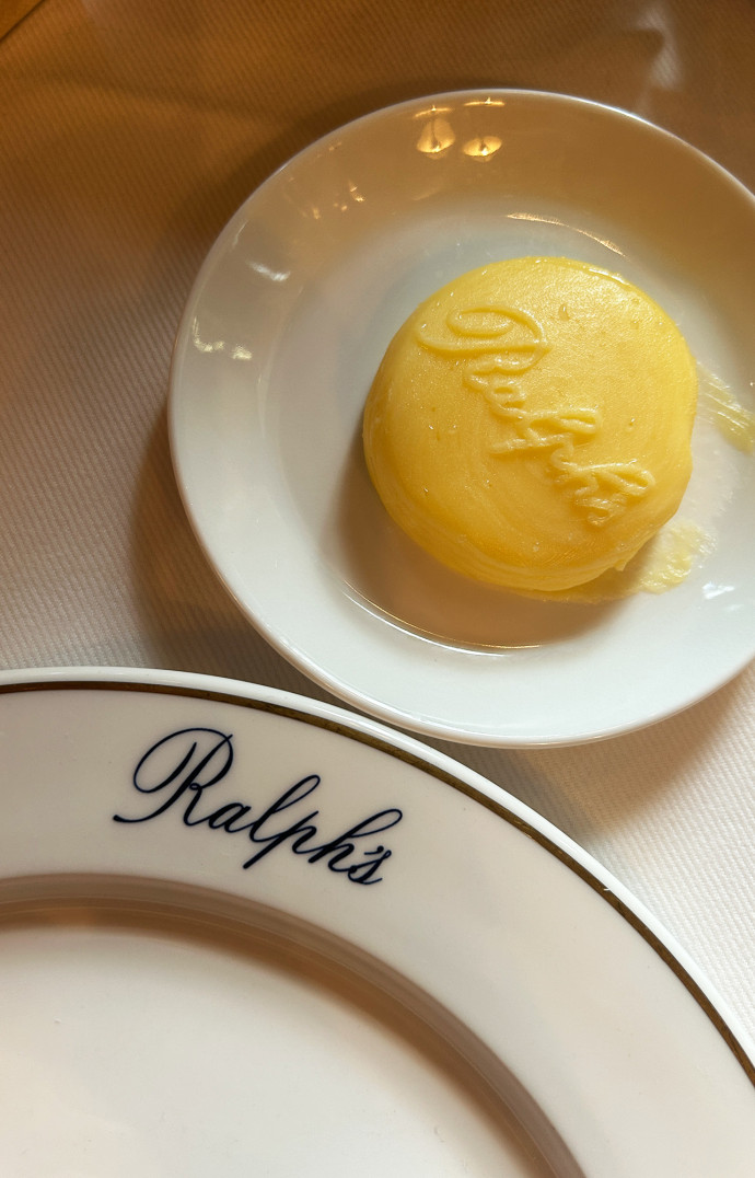 Le beurre Brodier chez Ralph’s Paris est même siglé…