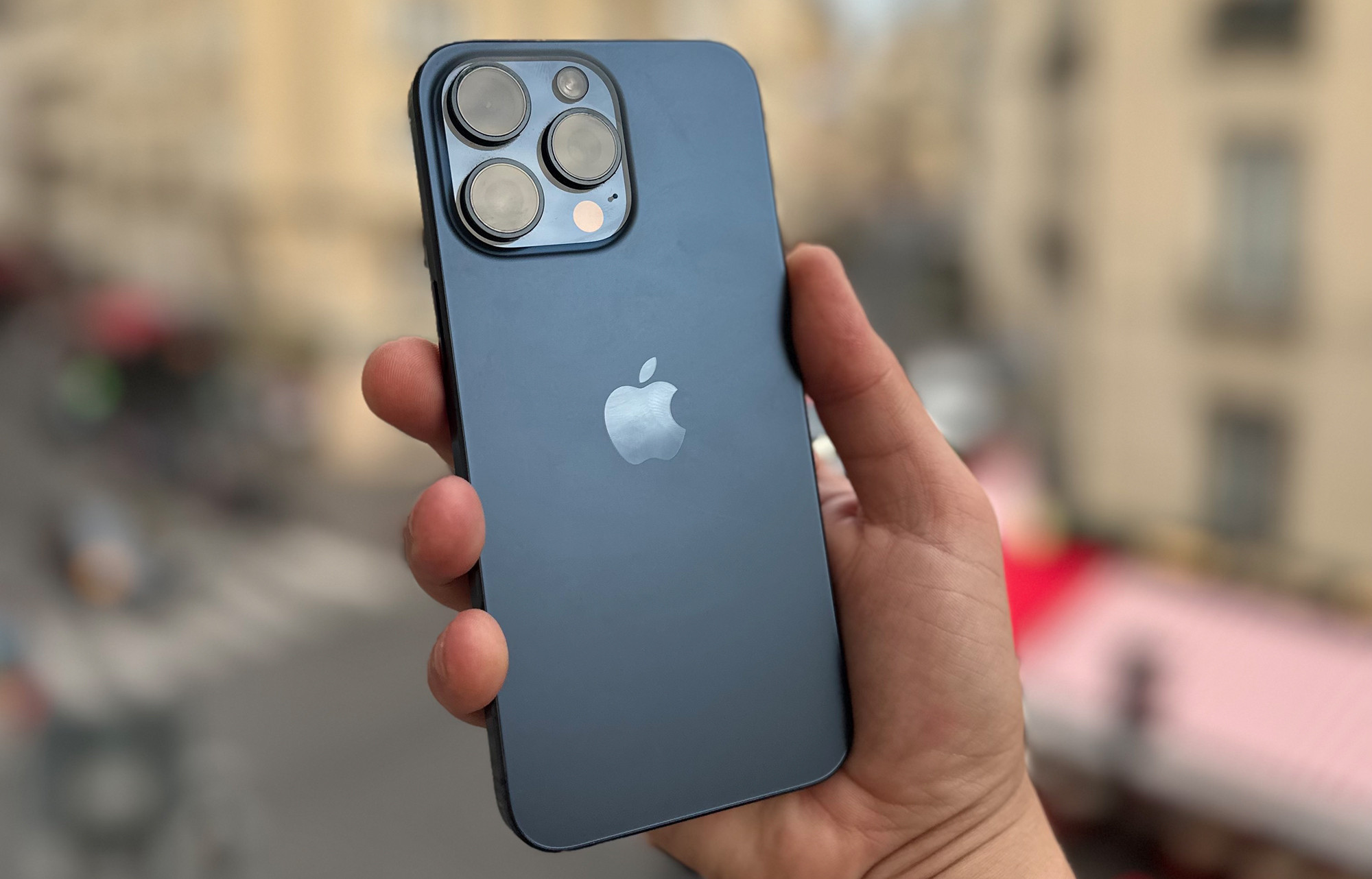 On a testé l'iPhone 15 Pro Max, le smartphone d'Apple le plus doué en photo