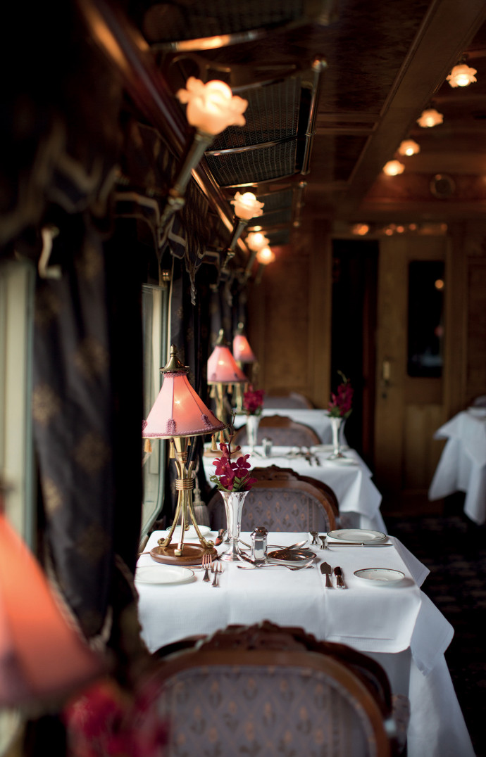 L’Eastern & Oriental Express, A Belmond Train, se pare du même luxe qu’on connait à l’Orient Express.