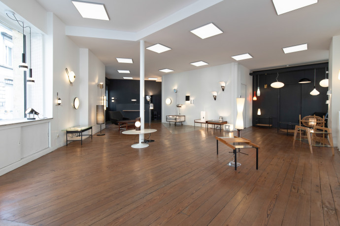 La galerie Doda est spécialisée dans les luminaires des Trente Glorieuses.