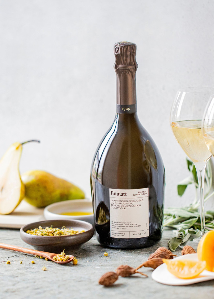 Avec la sortie du Ruinart Blanc Singulier, la maison de champagne cherche à révéler les nouvelles expressions qui ressortent du chardonnay, 2023.