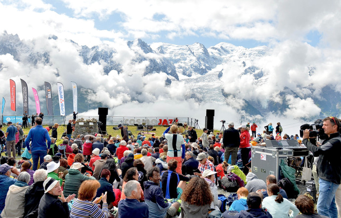 Chamonix a ainsi profité de l’arrivée d’un nouveau résident en la personne du médiatique André Manoukian pour lui demander de lancer Cosmojazz en 2010, l’un des festivals les plus renommés de Haute-Savoie.