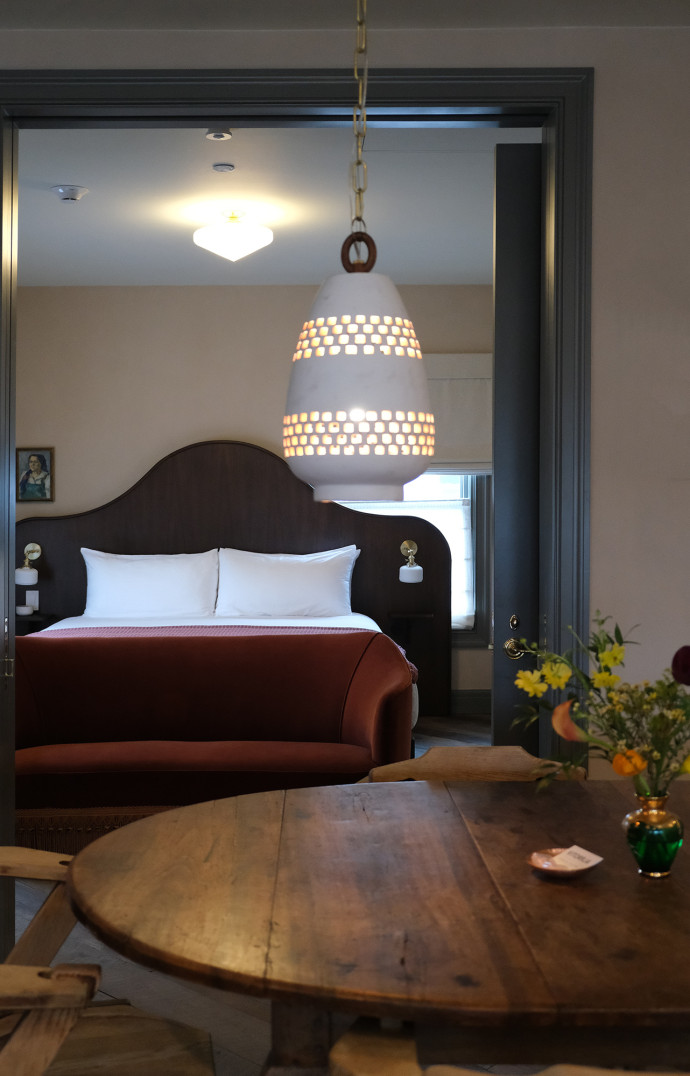 Simple mais juste, la décoration des chambres du Vitorrja hotel fait oublier son propre chez soi.
