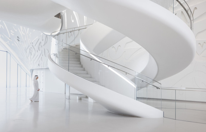 L’escalier autoportant à double hélice du musée du Futur relève du défi architectural.