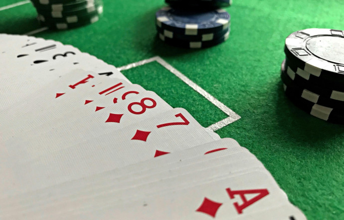 Le poker est passé de divertissement truqué pour malfrats à science de la stratégie enseignée aux patrons de grandes entreprises, 2024 - TGL