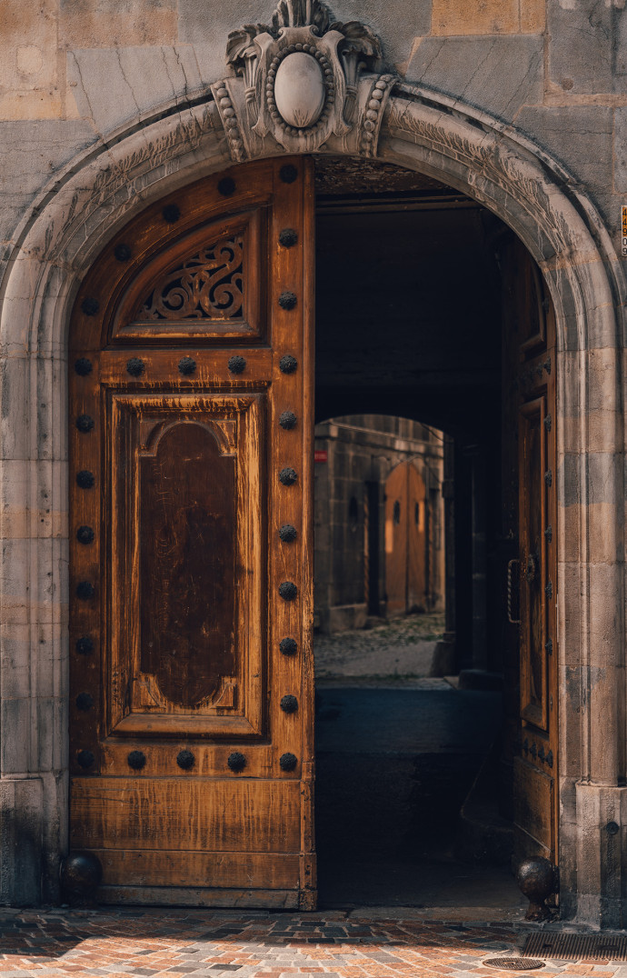 Une porte cochère à Besançon.