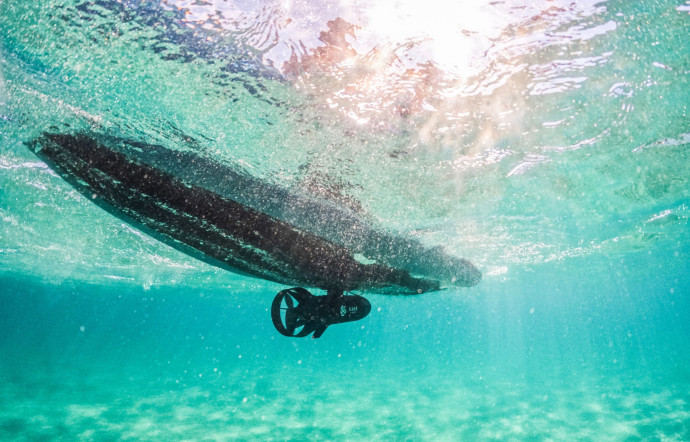 Kahe offre une propulsion douce portée par une puissance raisonnable, mais avec beaucoup de couple. Le tout en silence, grâce à un dessin d’hélice unique, avec très peu de cavitation (bulles d’air).