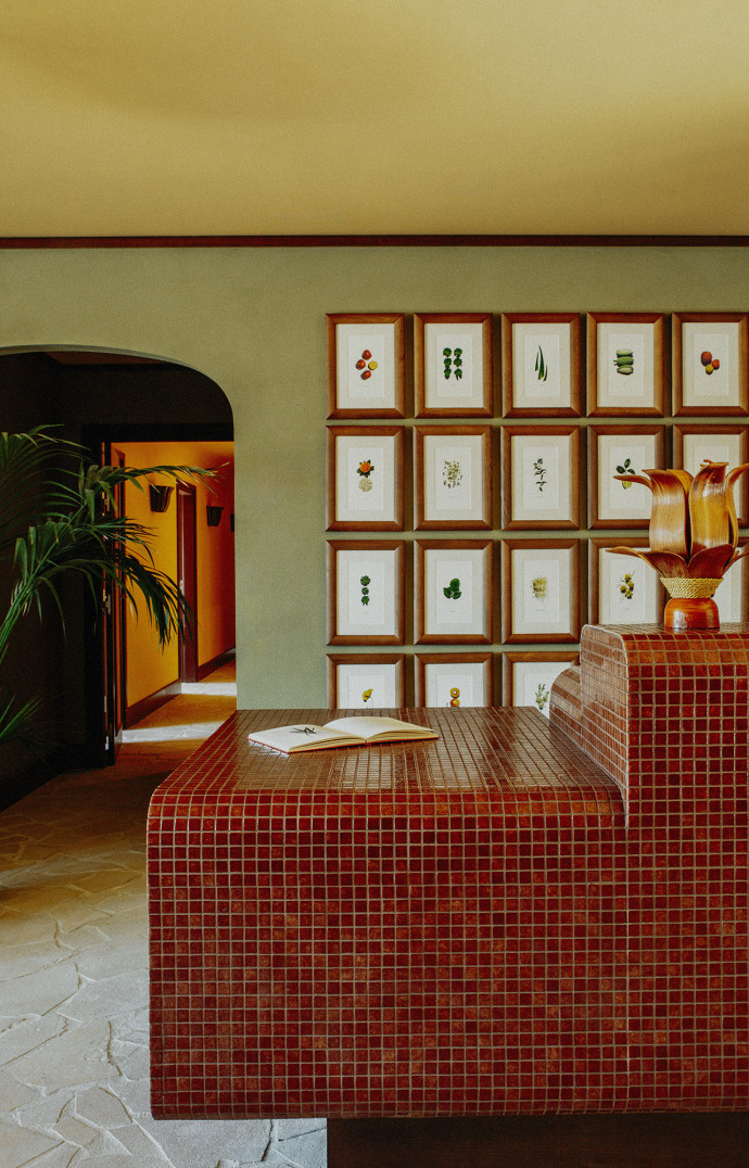 Le lobby du spa se pare de teintes organiques, apaisantes pour le corps et l’esprit.