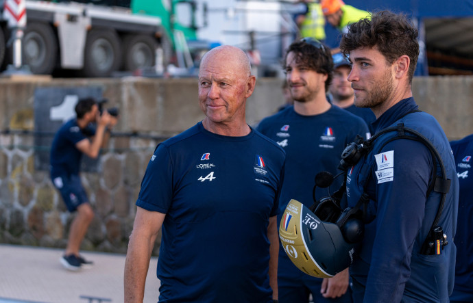 Bruno Dubois le CEO du projet français et Timothé Lapauw, Power Sailor de l’équipe Challenger ©OERT