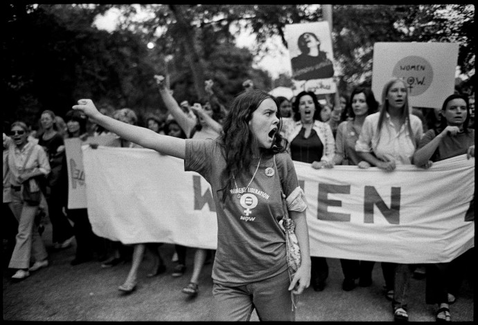 Mary Ellen Mark. Manifestation féministe, New York, 1970. Avec l’aimable autorisation de The Mary Ellen Mark Foundation / Howard Greenberg Gallery