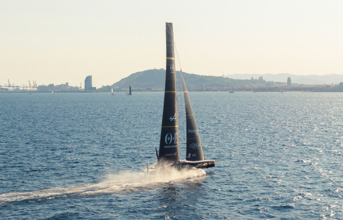 L’AC75 de l’Orient Express Racing Team à Barcelone ©OERT