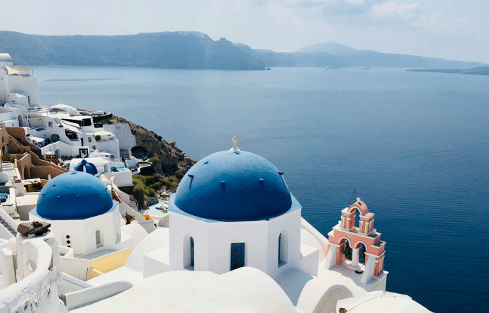 Domes Novos Santorini, l’un des meilleurs hôtels en Grèce.