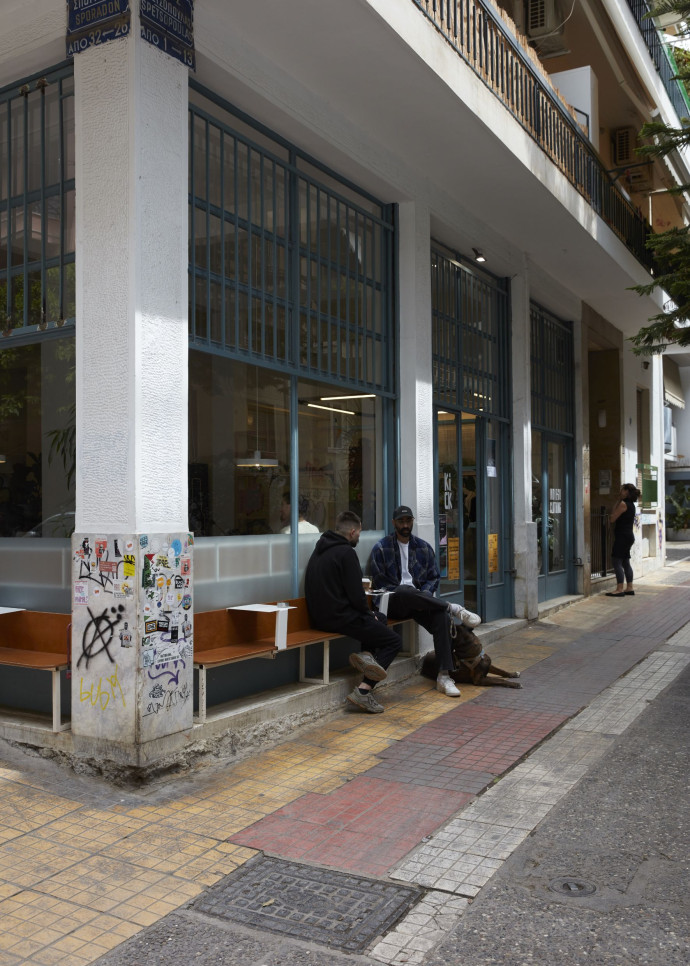 La terrasse du Kick, un coffee shop à Athènes.