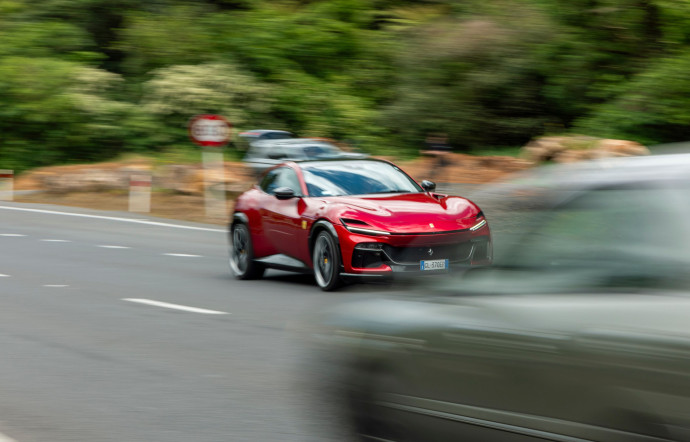 A tout allure, The Good Life vous fait un tour de la Nouvelle-Zélande au volant du Purosangue. Émerveillement garantit, 2024 - TGL