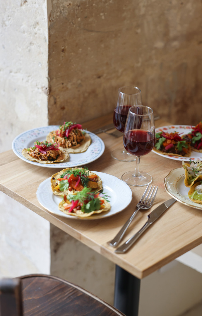 Les tacos s’arrosent ici aussi de vins naturels.