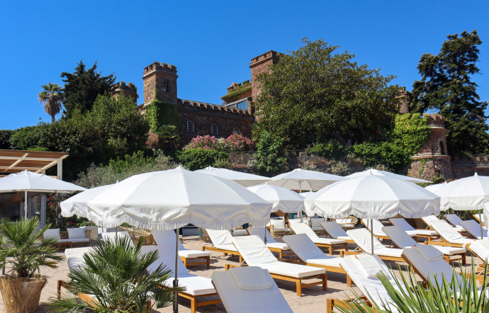 Le groupe Millésime avait inauguré la Plage Blanche, en contrebas du château, une année avant son inauguration officielle.