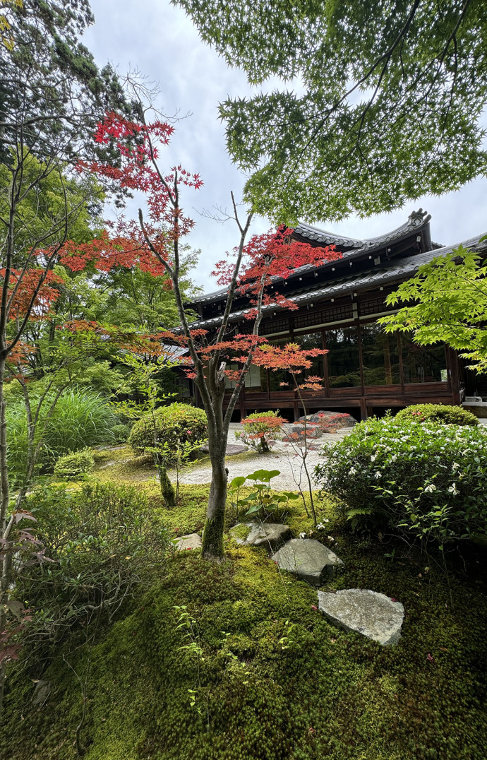 Le jardin zen au sanctuaire de Nanzen-ji.